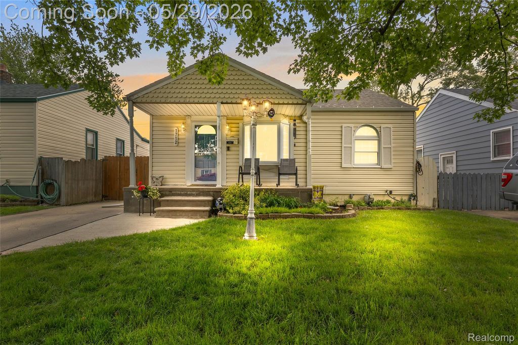 1712 Rose Avenue, Lincoln Park, MI 48146