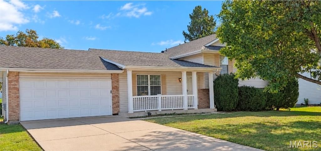 824 Brookwood Bend Trail, St Peters, MO 63376