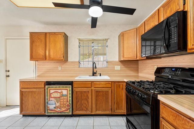 16438 Camino Del Sol Drive, Houston, TX 77083