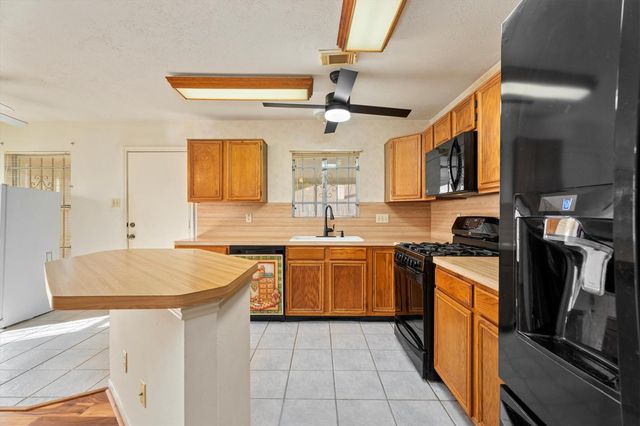 16438 Camino Del Sol Drive, Houston, TX 77083