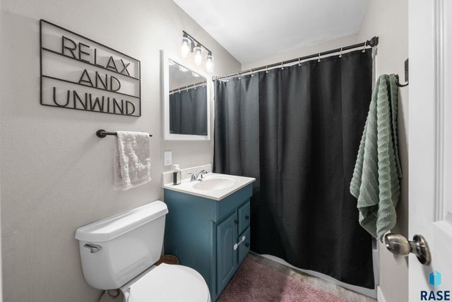 1005 S Tabbert Cir Circle, Sioux Falls, SD 57103