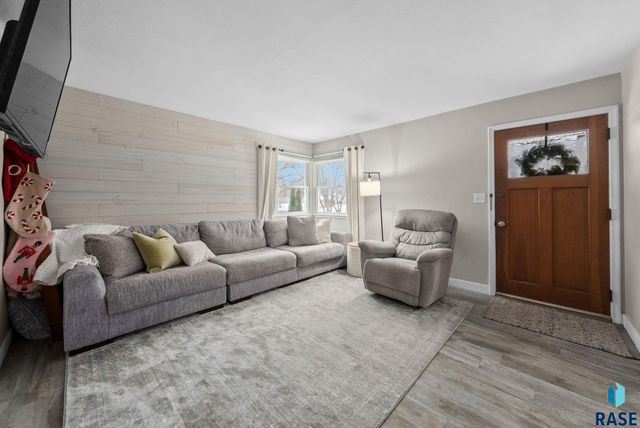 1005 S Tabbert Cir Circle, Sioux Falls, SD 57103