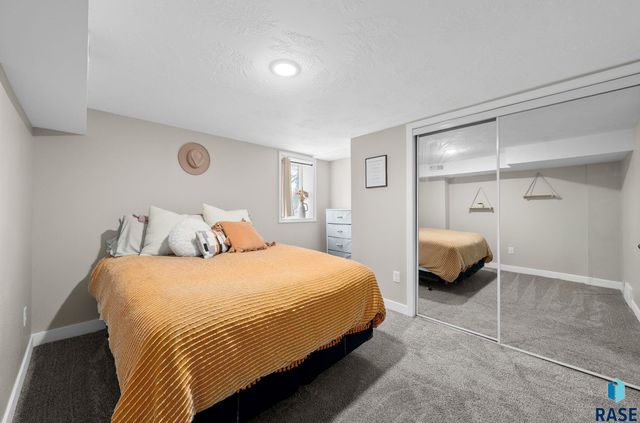 1005 S Tabbert Cir Circle, Sioux Falls, SD 57103