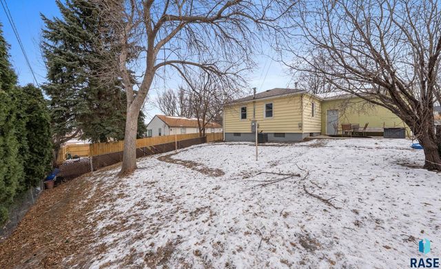 1005 S Tabbert Cir Circle, Sioux Falls, SD 57103