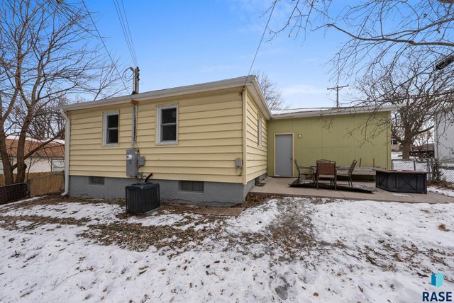 1005 S Tabbert Cir Circle, Sioux Falls, SD 57103