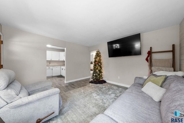 1005 S Tabbert Cir Circle, Sioux Falls, SD 57103