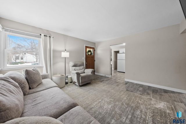 1005 S Tabbert Cir Circle, Sioux Falls, SD 57103