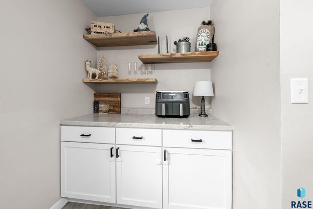 1005 S Tabbert Cir Circle, Sioux Falls, SD 57103