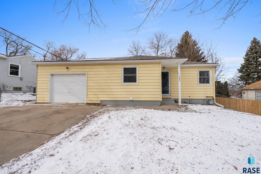 1005 S Tabbert Cir Circle, Sioux Falls, SD 57103