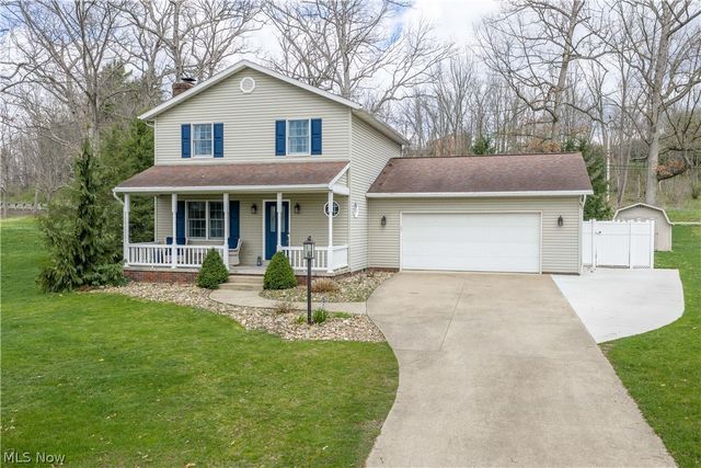 1131 Millbrook Square NE, Bolivar, OH 44612