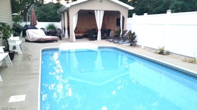 1131 Millbrook Square NE, Bolivar, OH 44612