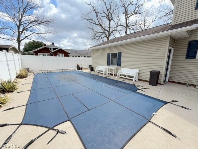 1131 Millbrook Square NE, Bolivar, OH 44612