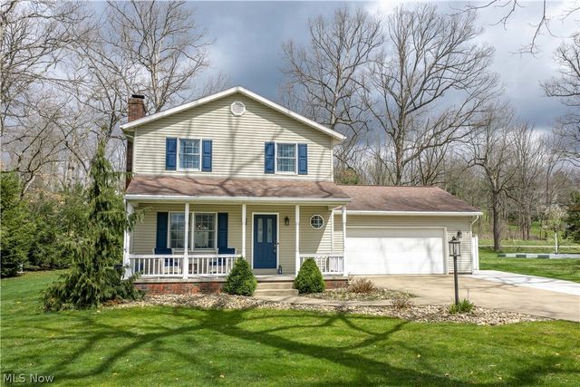 1131 Millbrook Square NE, Bolivar, OH 44612