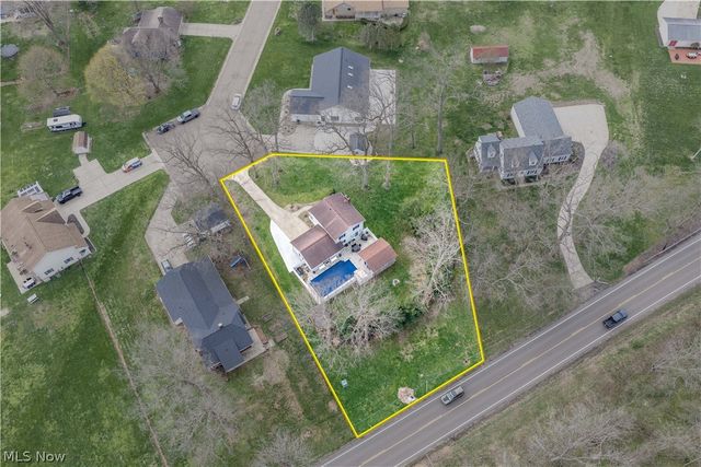1131 Millbrook Square NE, Bolivar, OH 44612