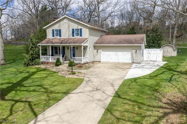 1131 Millbrook Square NE, Bolivar, OH 44612