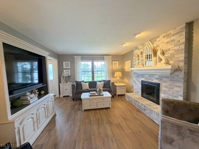 1131 Millbrook Square NE, Bolivar, OH 44612