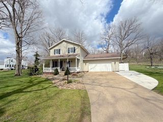 1131 Millbrook Square NE, Bolivar, OH 44612
