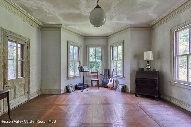 31 Chestnut Street, Rhinebeck, NY 12572