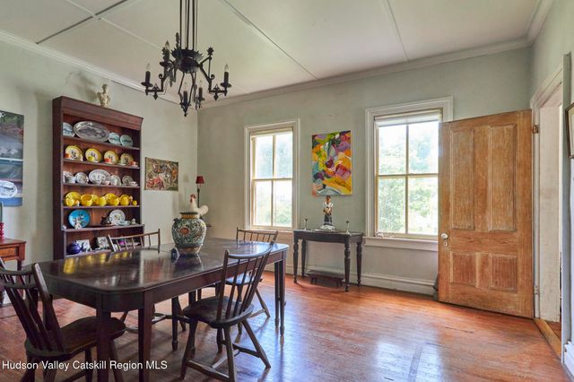 31 Chestnut Street, Rhinebeck, NY 12572