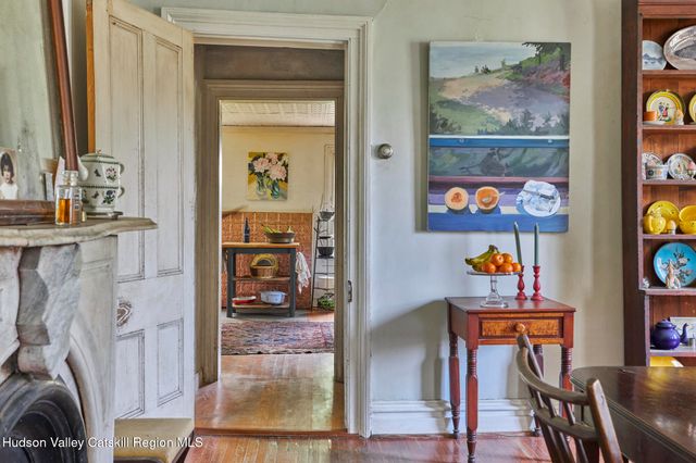 31 Chestnut Street, Rhinebeck, NY 12572
