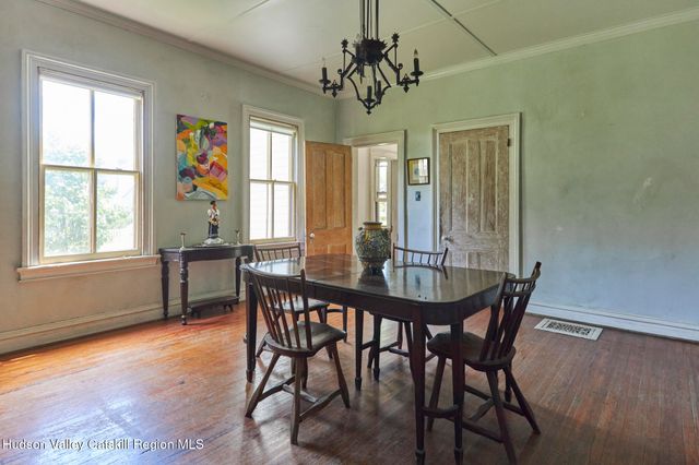 31 Chestnut Street, Rhinebeck, NY 12572