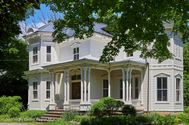 31 Chestnut Street, Rhinebeck, NY 12572