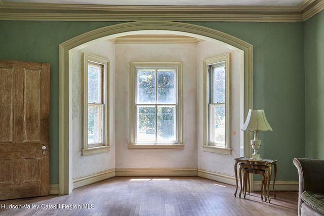 31 Chestnut Street, Rhinebeck, NY 12572