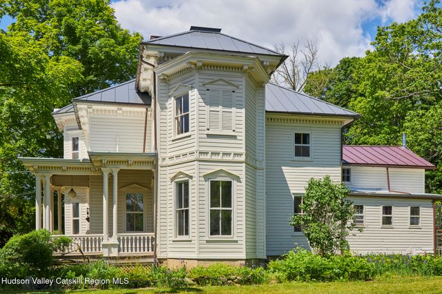 31 Chestnut Street, Rhinebeck, NY 12572
