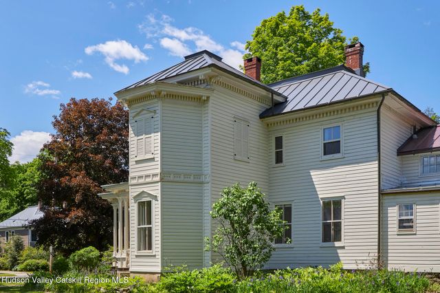 31 Chestnut Street, Rhinebeck, NY 12572