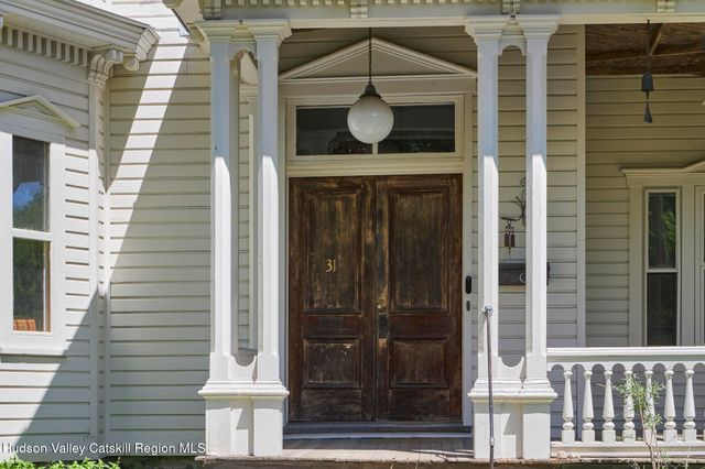 31 Chestnut Street, Rhinebeck, NY 12572