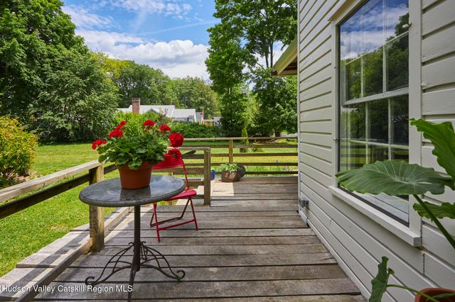31 Chestnut Street, Rhinebeck, NY 12572