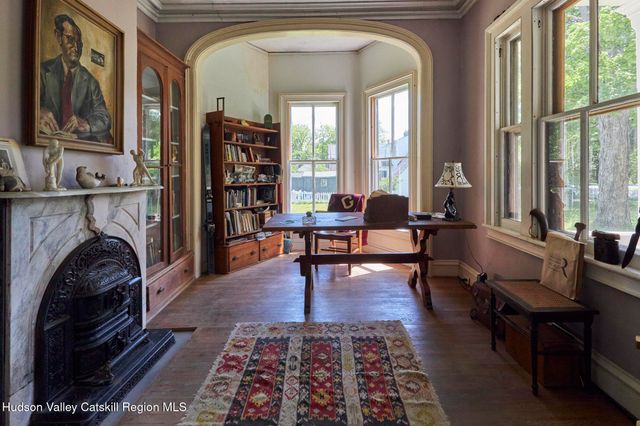 31 Chestnut Street, Rhinebeck, NY 12572