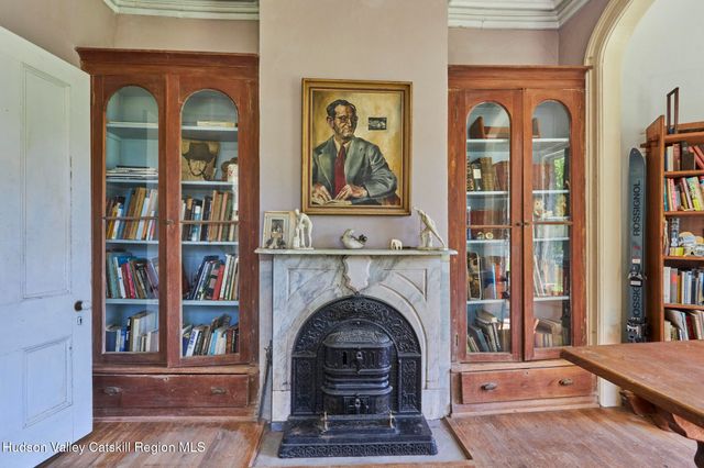 31 Chestnut Street, Rhinebeck, NY 12572