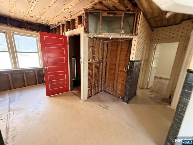 126 Chestnut Street, East Orange, NJ 07018