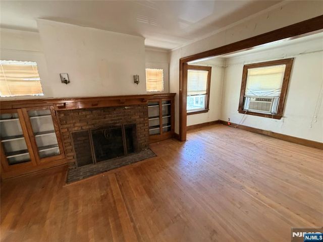 126 Chestnut Street, East Orange, NJ 07018