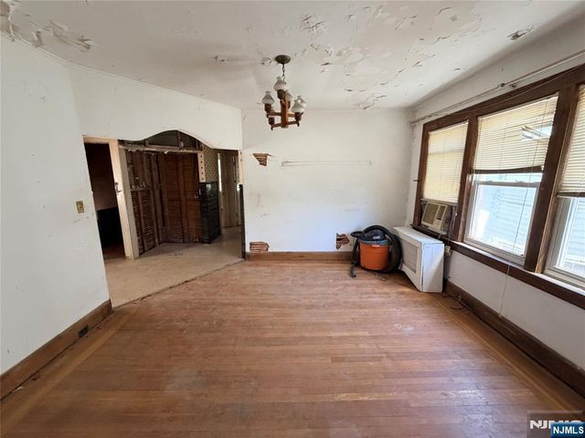 126 Chestnut Street, East Orange, NJ 07018