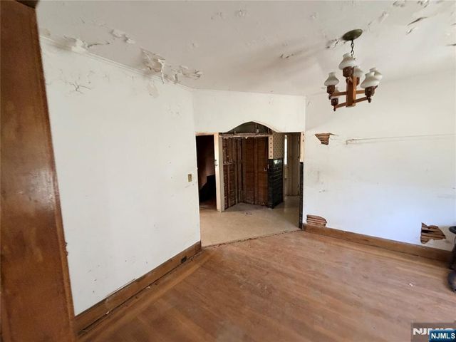 126 Chestnut Street, East Orange, NJ 07018