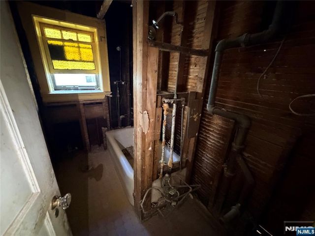 126 Chestnut Street, East Orange, NJ 07018