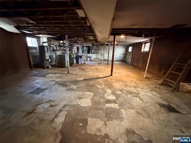 126 Chestnut Street, East Orange, NJ 07018