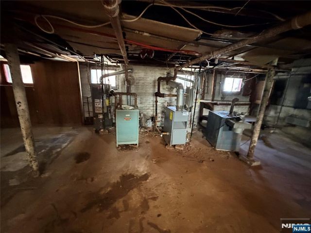 126 Chestnut Street, East Orange, NJ 07018