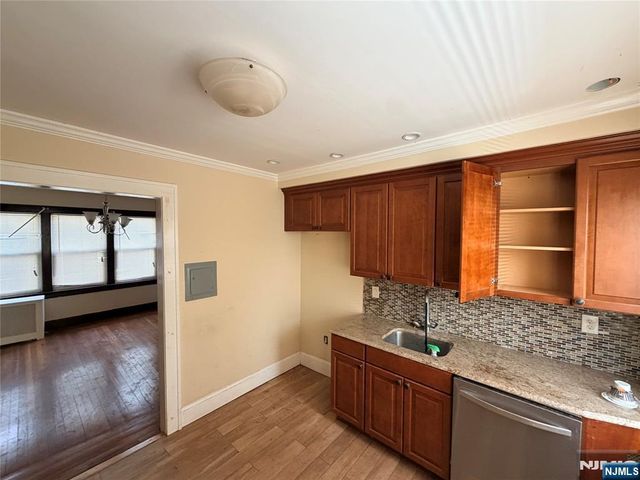 126 Chestnut Street, East Orange, NJ 07018