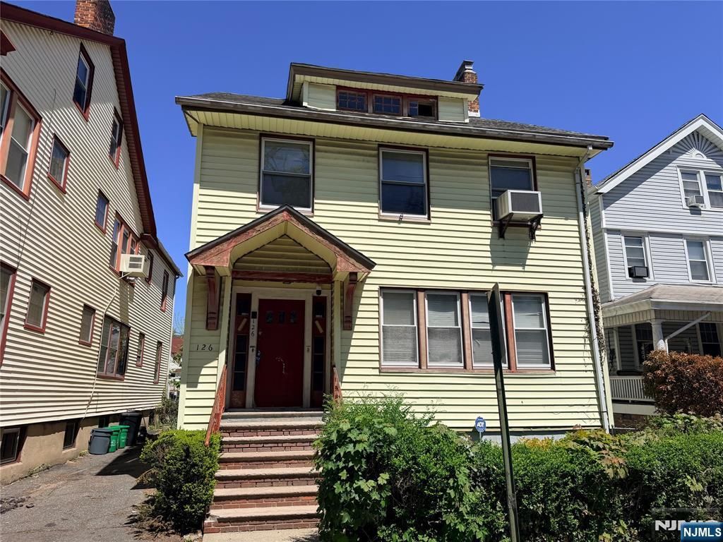 126 Chestnut Street, East Orange, NJ 07018