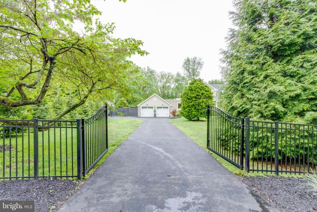 11306 VALE RD, Oakton, VA 22124