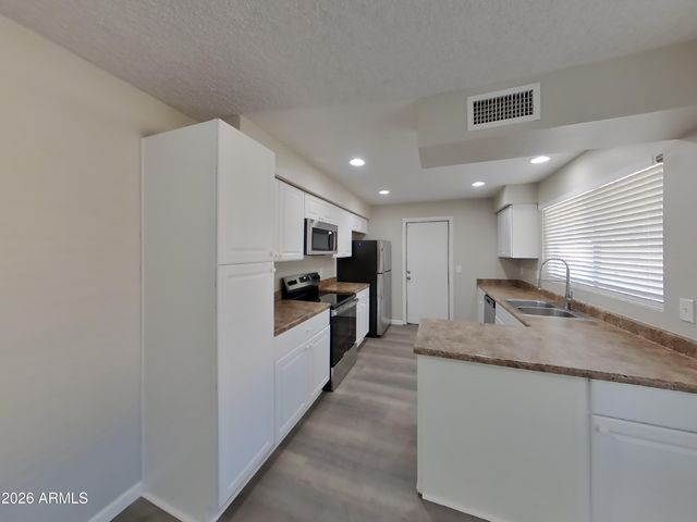 5328 W SELDON Lane, Glendale, AZ 85302