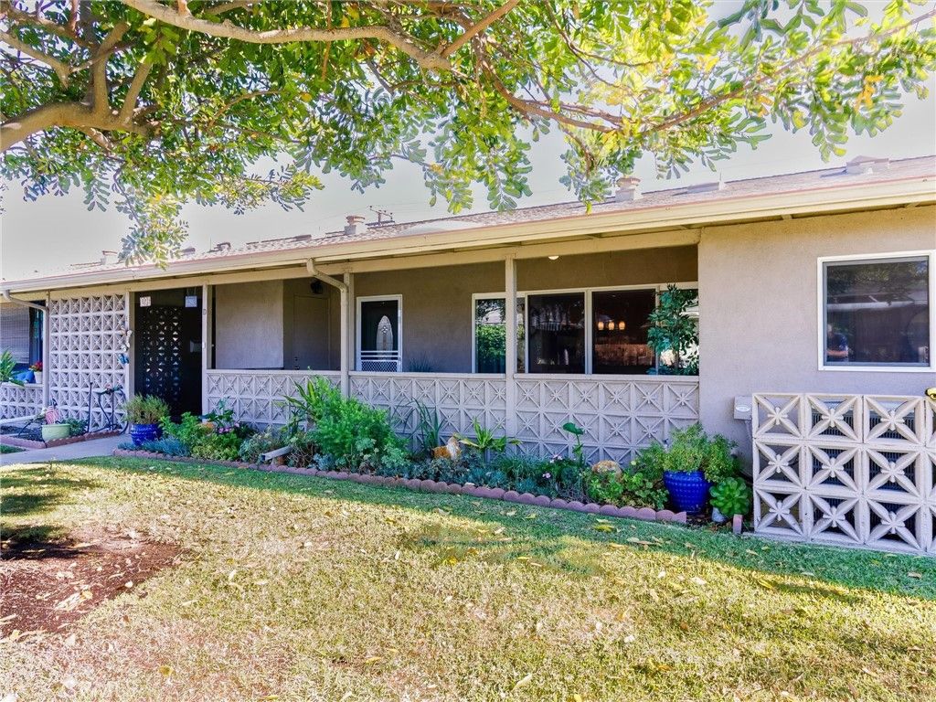 13361 St Andrews Drive 129-D, Seal Beach, CA 90740 — photo 2
