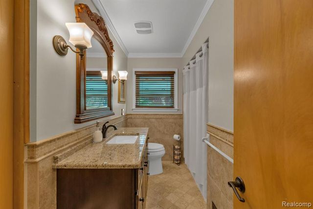 2963 Truwood Street, Trenton, MI 48183