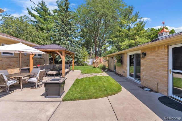 2963 Truwood Street, Trenton, MI 48183