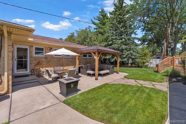 2963 Truwood Street, Trenton, MI 48183
