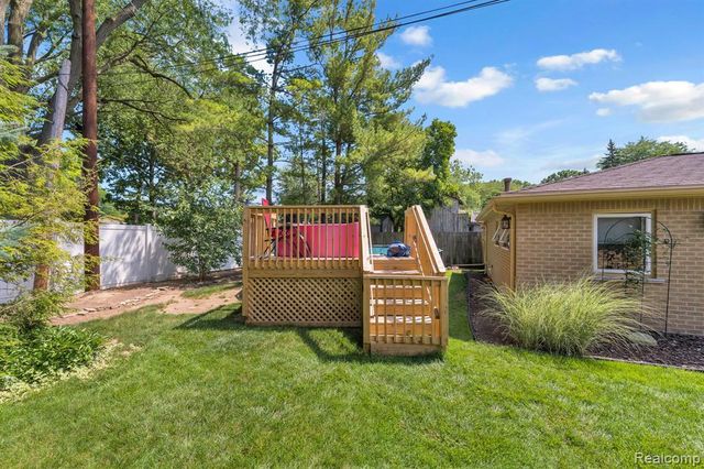 2963 Truwood Street, Trenton, MI 48183