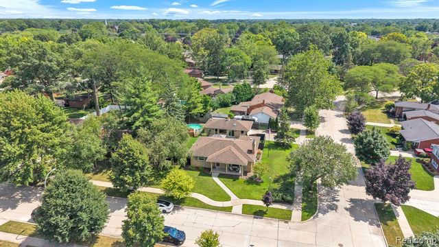 2963 Truwood Street, Trenton, MI 48183